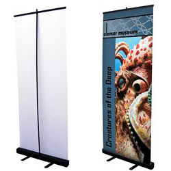 Retractor Lite 33, assembled with a museum exhibit being advertised on it